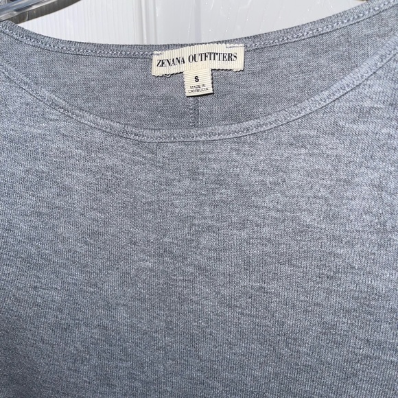 >>>2️⃣ FOR 1️⃣<<< top ➕ leggings, Women’s Zenana Outfitters top with leggings - Picture 6 of 8